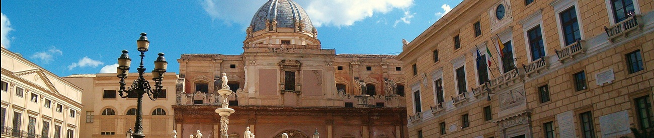 H_piazza_Pretoria_Palermo.jpg